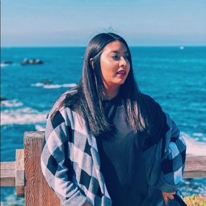 Meet your Posher, Kayla